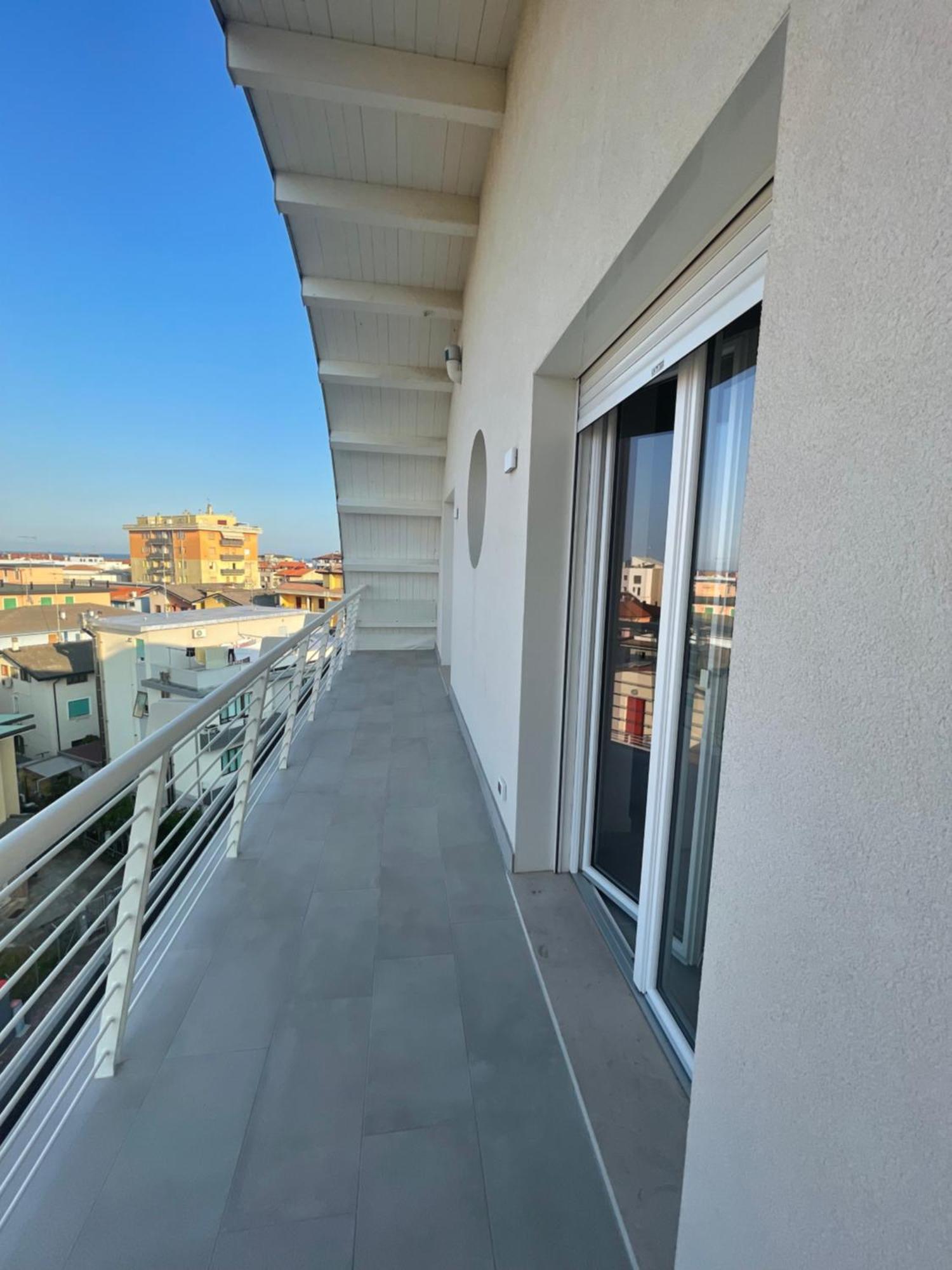 Woody Green Penthouse Sea View - Agenzia Cocal Caorle Exterior foto